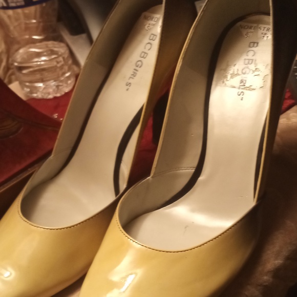 A beautiful, stylish pair of BCBG GIRLS pencil square shaped heels, pointy toe - Picture 8 of 8